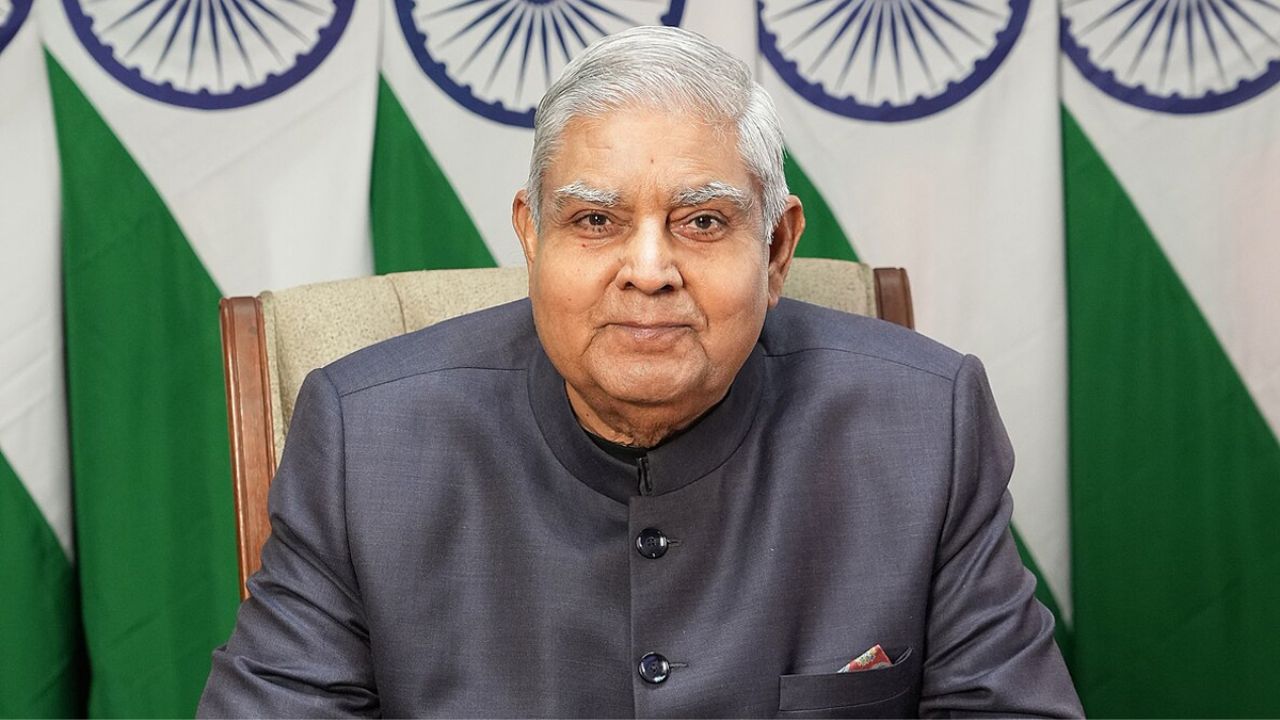 Jagdeep Dhankhar Resign as Vice President of India: भारत के उपराष्ट्रपति जगदीप धनखड़ ने आज (21 जुलाई) को अपने पद से इस्तीफा दे दिया है।