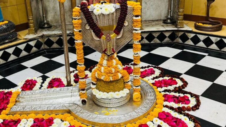 Nag Panchami 2025: कालसर्प दोष से छुटकारा पाने के लिए करें ये खास उपाय, बदल जाएगी किस्मत