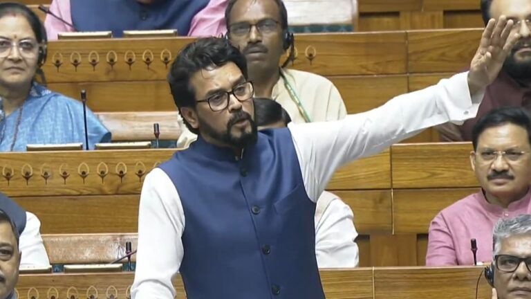 Operation Sindoor Anurag Thakur: लोकसभा में ऑपरेशन सिंदूर पर चर्चा जारी है। इस चर्चा के दौरान भाजपा सांसद अनुराग ठाकुर ने कांग्रेस और राहुल गांधी पर जमकर हमला बोला है।