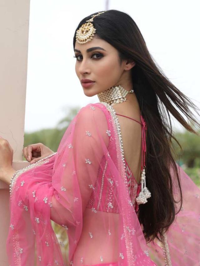 mouni roy (15)