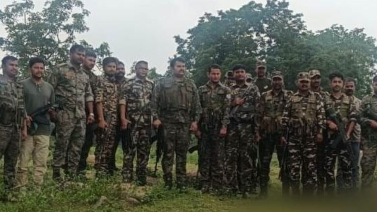 6 August Top News of Jharkhand: झारखंड में सुरक्षा बलों ने 15 लाख रुपये का इनामी पीएलएफआई कमांडर को मार गिराया। यहां पढ़ें राज्य की दिन भर की सभी बड़ी खबरें।