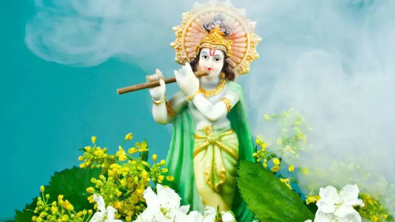 Janmashtami 2025: श्रीकृष्ण को कैसे करें प्रसन्न इस जन्माष्टमी? जानें पूजा विधि, भोग और नियम एक जगह