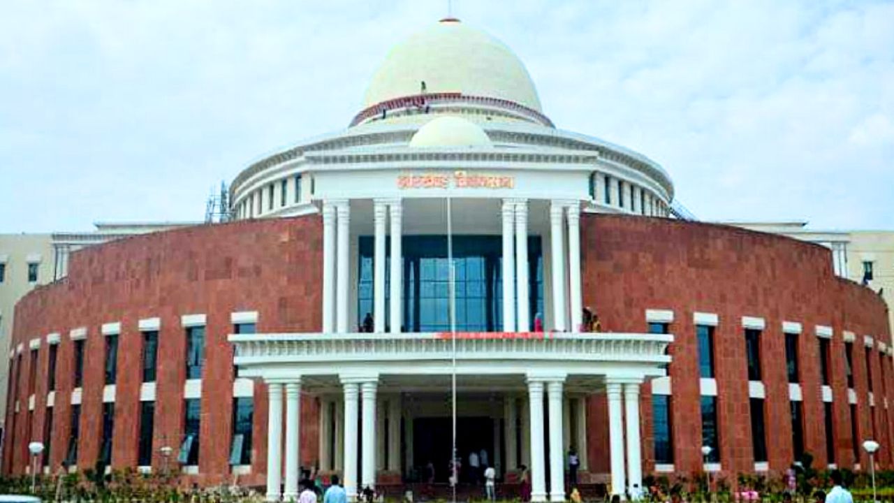 Jharkhand Top News of 22 August: आज से झारखंड के मानसून सत्र की शुरुआत हो चुकी है। इस दौरान पहले ही दिन अनुपूरक बजट पेश किया गया। यहां पढ़ें राज्य से जुड़ी दिन भर की सभी बड़ी खबरें।