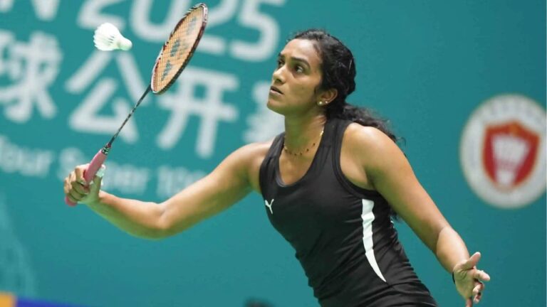 PV Sindhu का दमदार प्रदर्शन, BWF विश्व चैंपियनशिप में नलाबंतोवा को मात देकर अगले दौर में पहुंची
