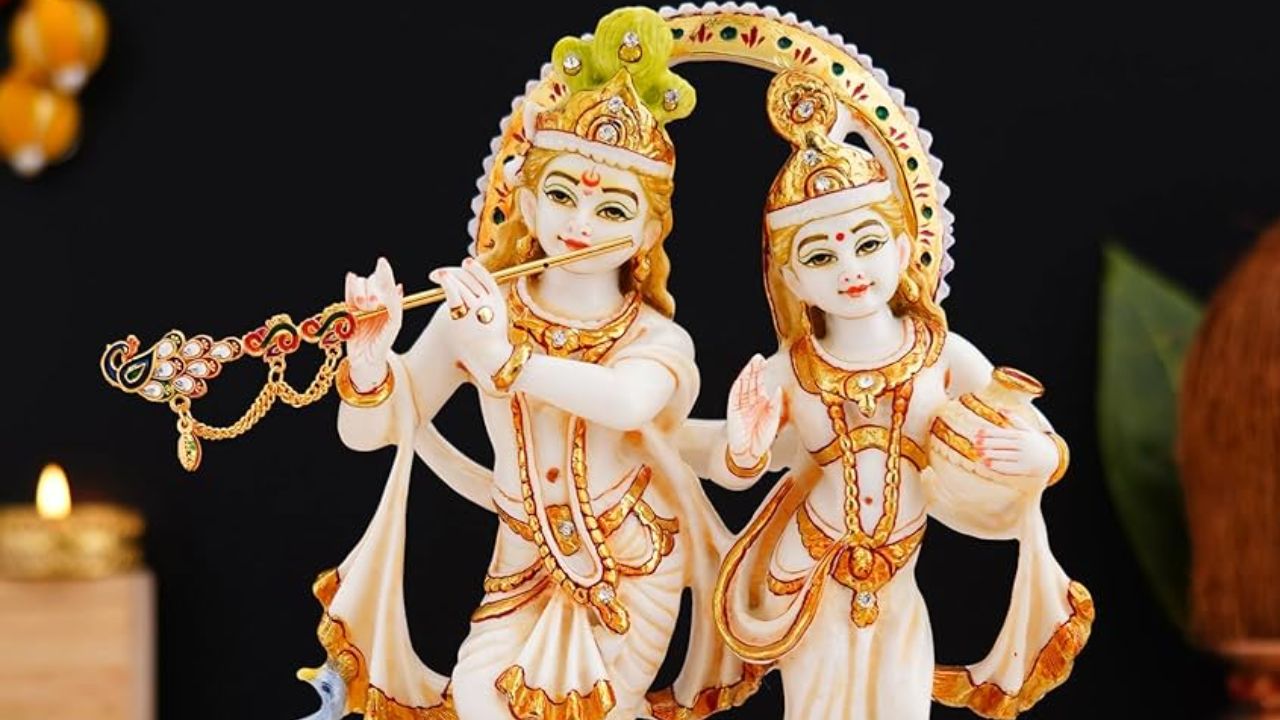 Radha Ashtami 2025: राधा अष्टमी की रात इन 4 जगहों पर जलाएं दीपक, मिलेगा सौभाग्य और समृद्धि