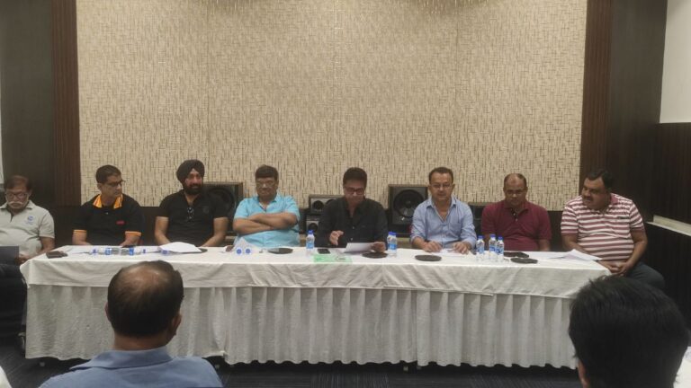 धनबाद क्रिकेट संघ (DCA) के 2025-26 सीजन की शुरुआत चैलेंजर ट्रॉफी से